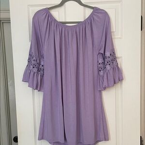 Lavender Women's Top with Lace Sleeves L/XL